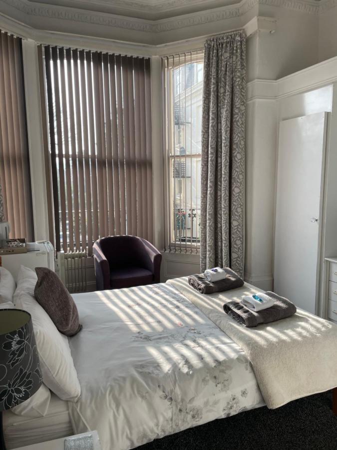 Carlton House Scarborough Hotel Bagian luar foto