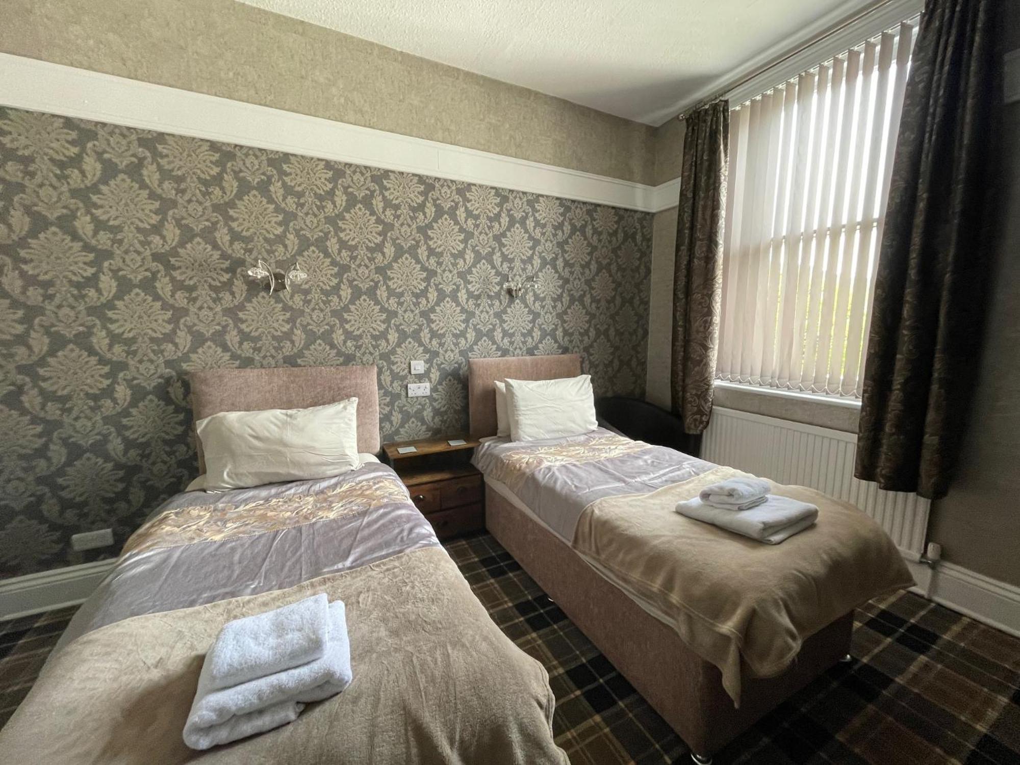 Carlton House Scarborough Hotel Bagian luar foto