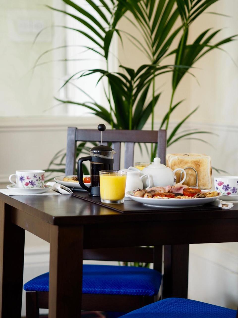 Carlton House Scarborough Hotel Bagian luar foto